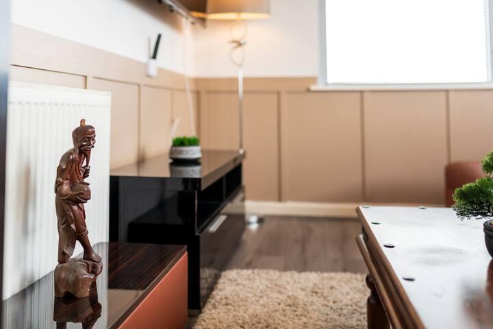 2-bedroom apartment in LVP City Centre w Parking5