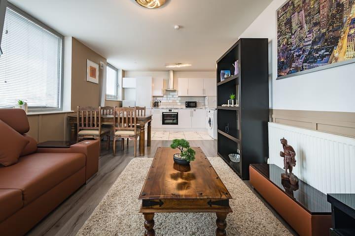 2-bedroom apartment in LVP City Centre w Parking