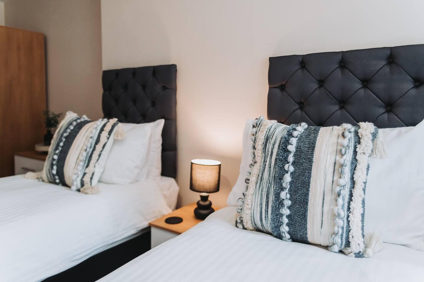 2Bed & 2Bath Apartment Nr Old Trafford+Parking