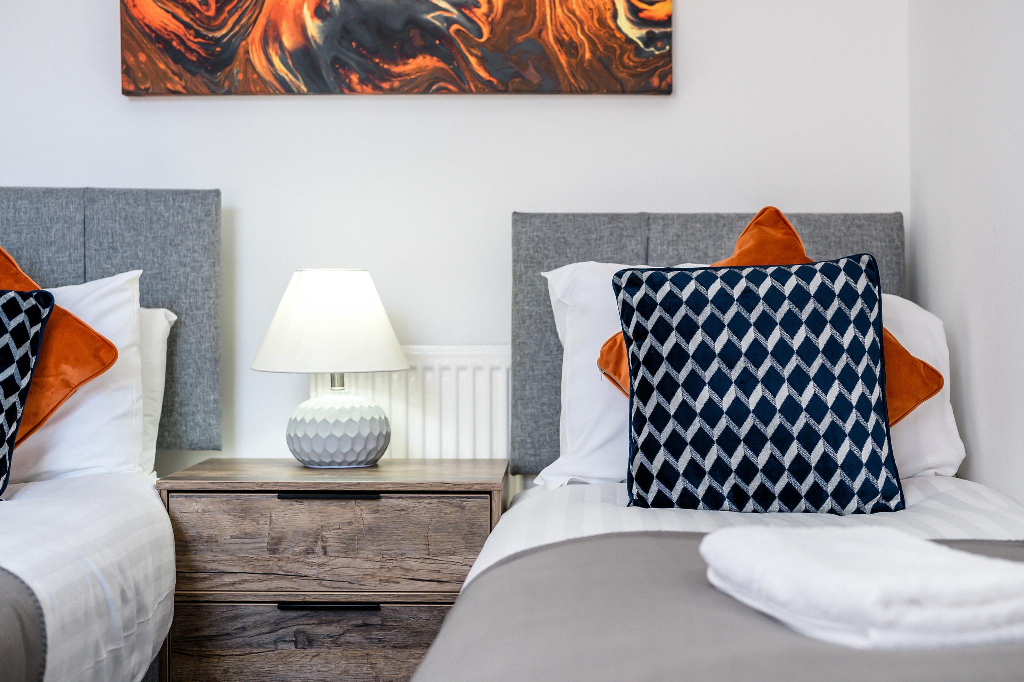 Cameron House | Air Host & Stay | 3BR sleeps 74