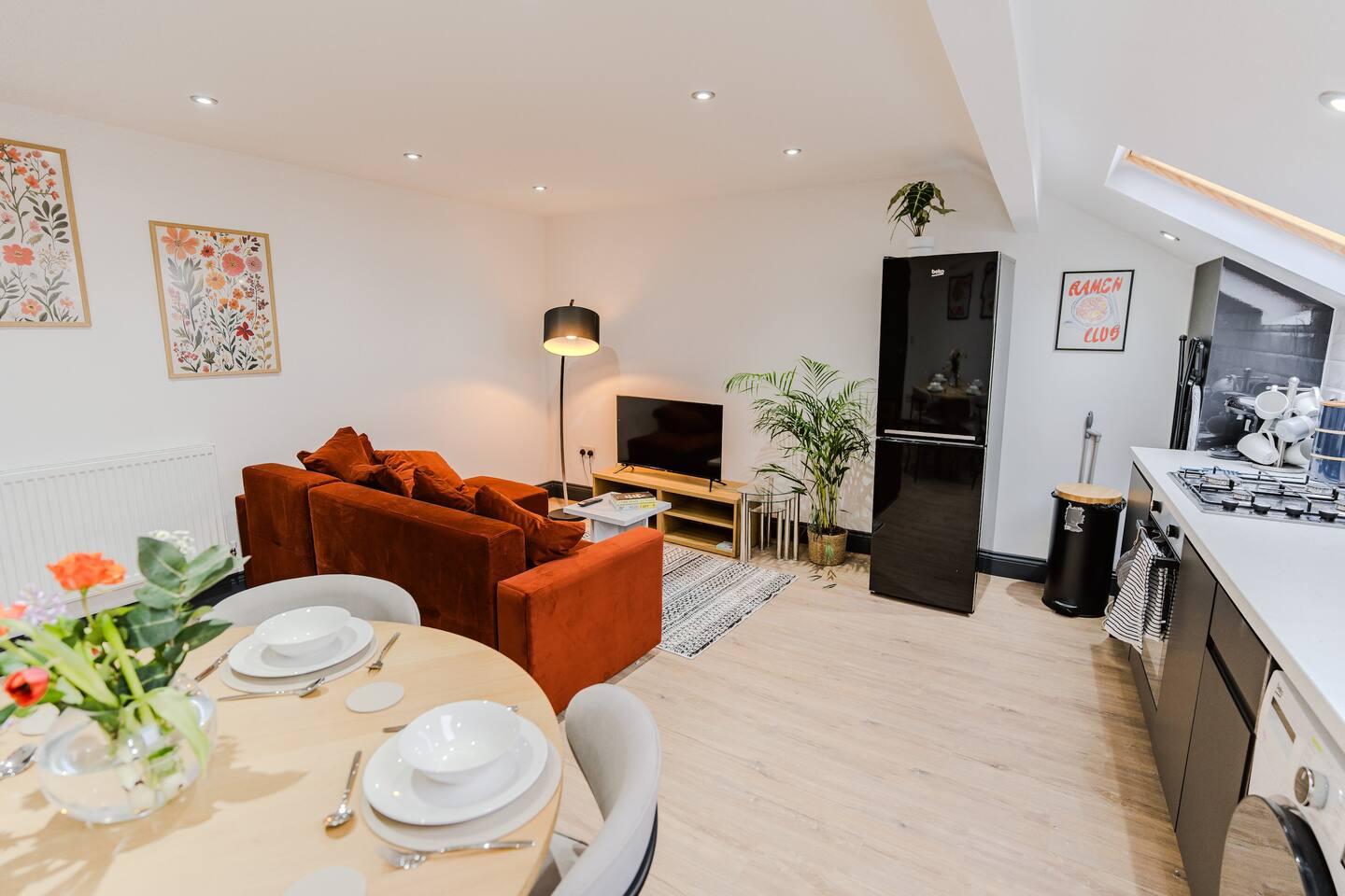 Stunning Sky view 2 BR Flat - Free WIFI, Parking6