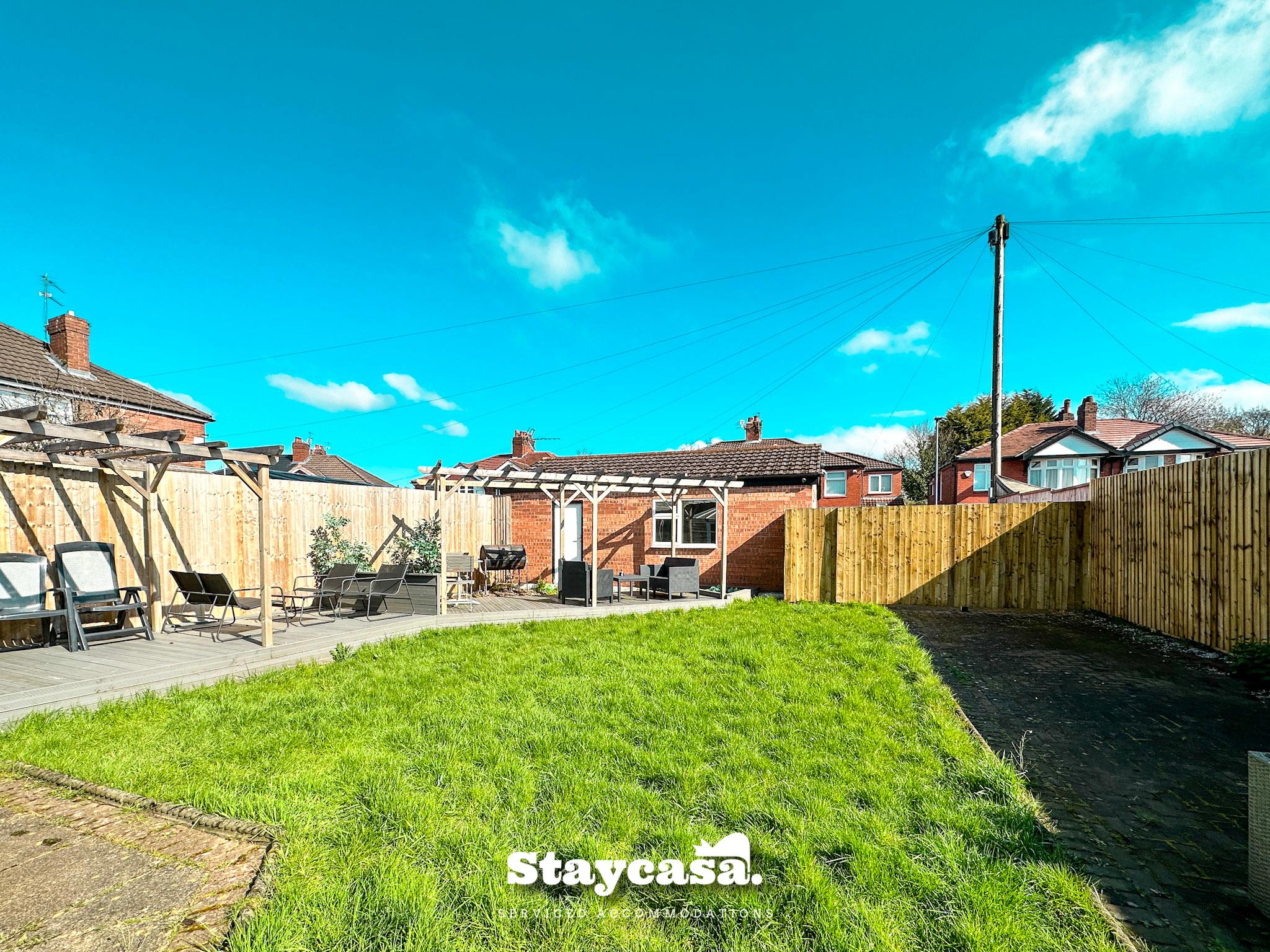 5BR Manchester Home w/ Jacuzzi, Parking & Garden3