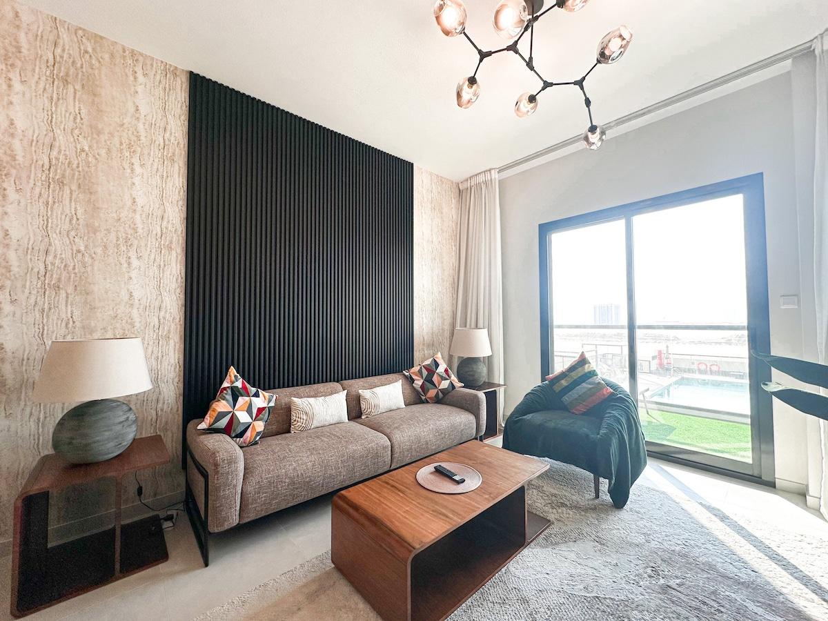 Stunning 1 Bed Large Luxury Apt w/ Pool by Luxaura