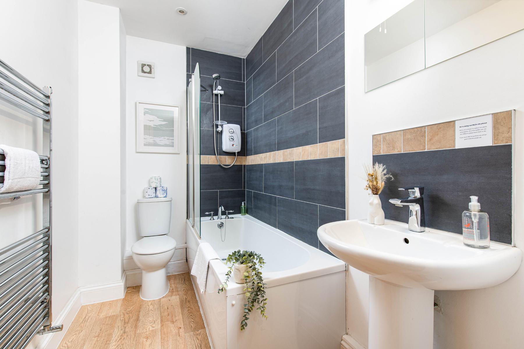 Business & Group Stays-5 Bed Townhouse-Sleeps 96