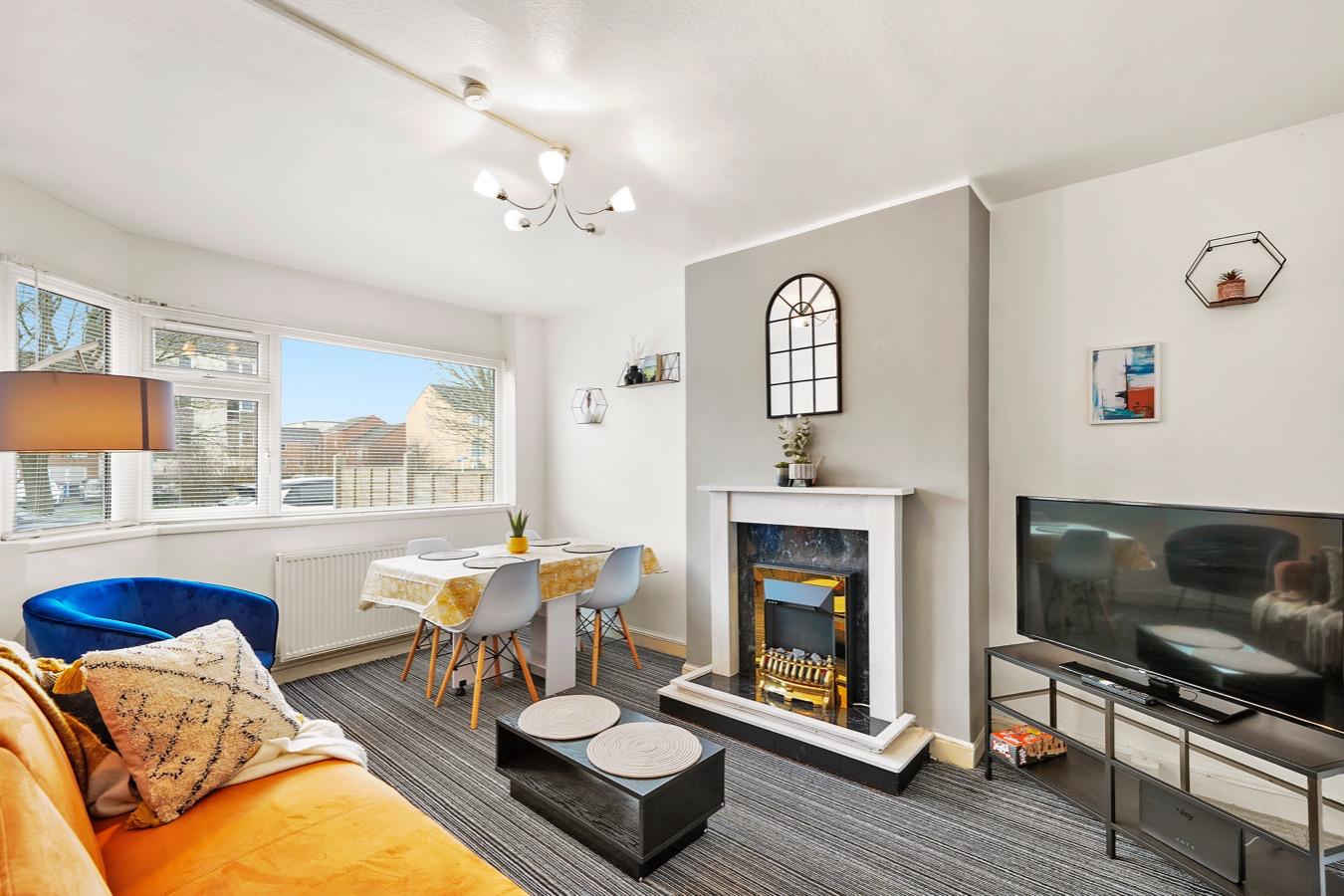 Business & Family Stays-2 Bed-Parking x2 & Garden