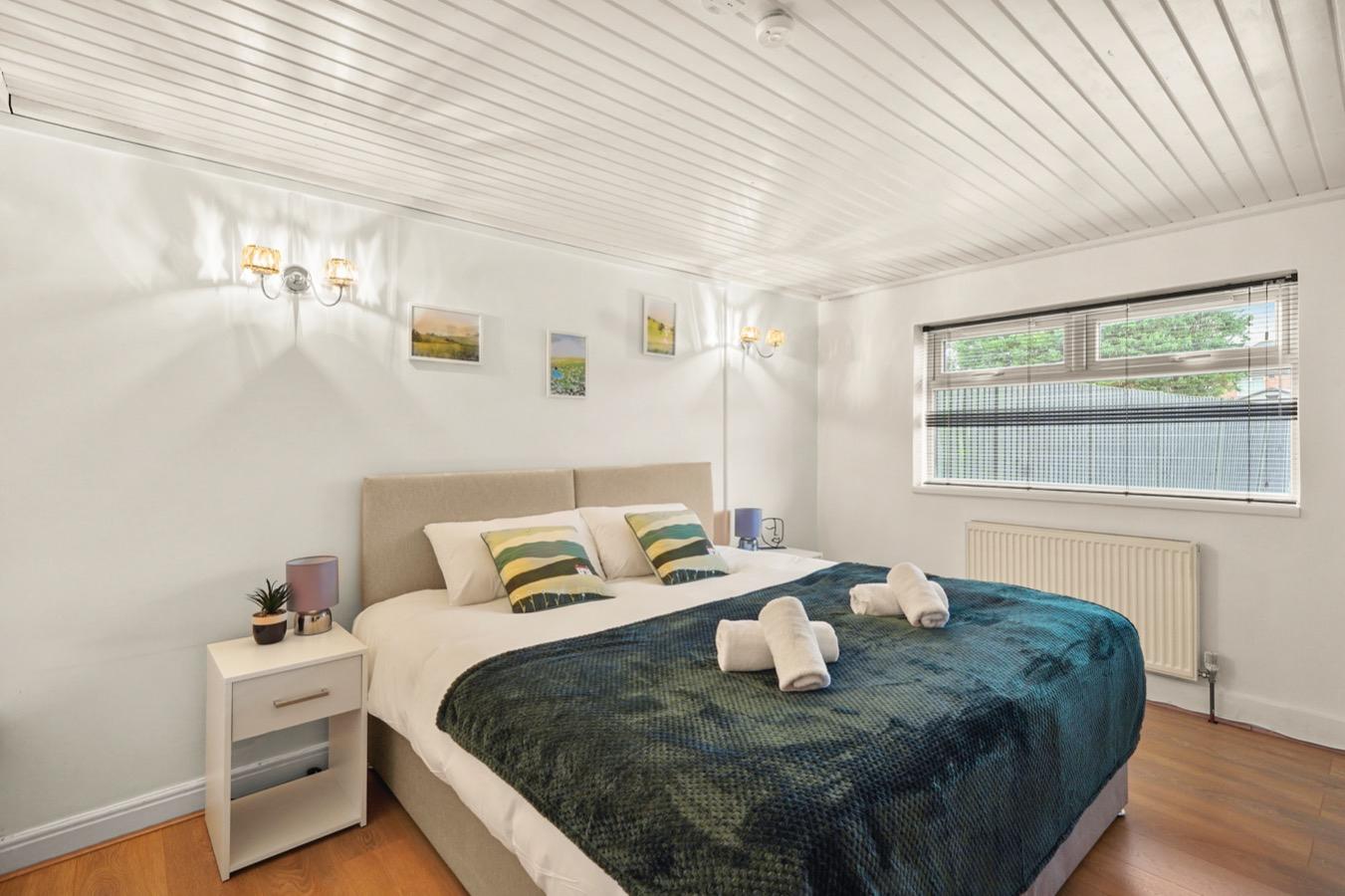 Business & Family Stays-2 Bed-Parking x2 & Garden2