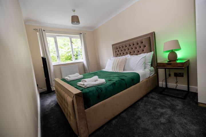 3 bedrooms house-sofabed-bbqstov-freeparking-gardn3