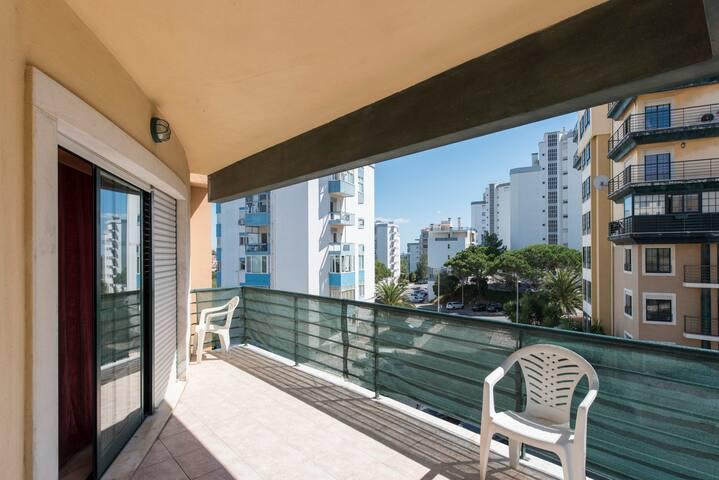 Quiet cozy Cascais balcony wifi parking 70sqm4